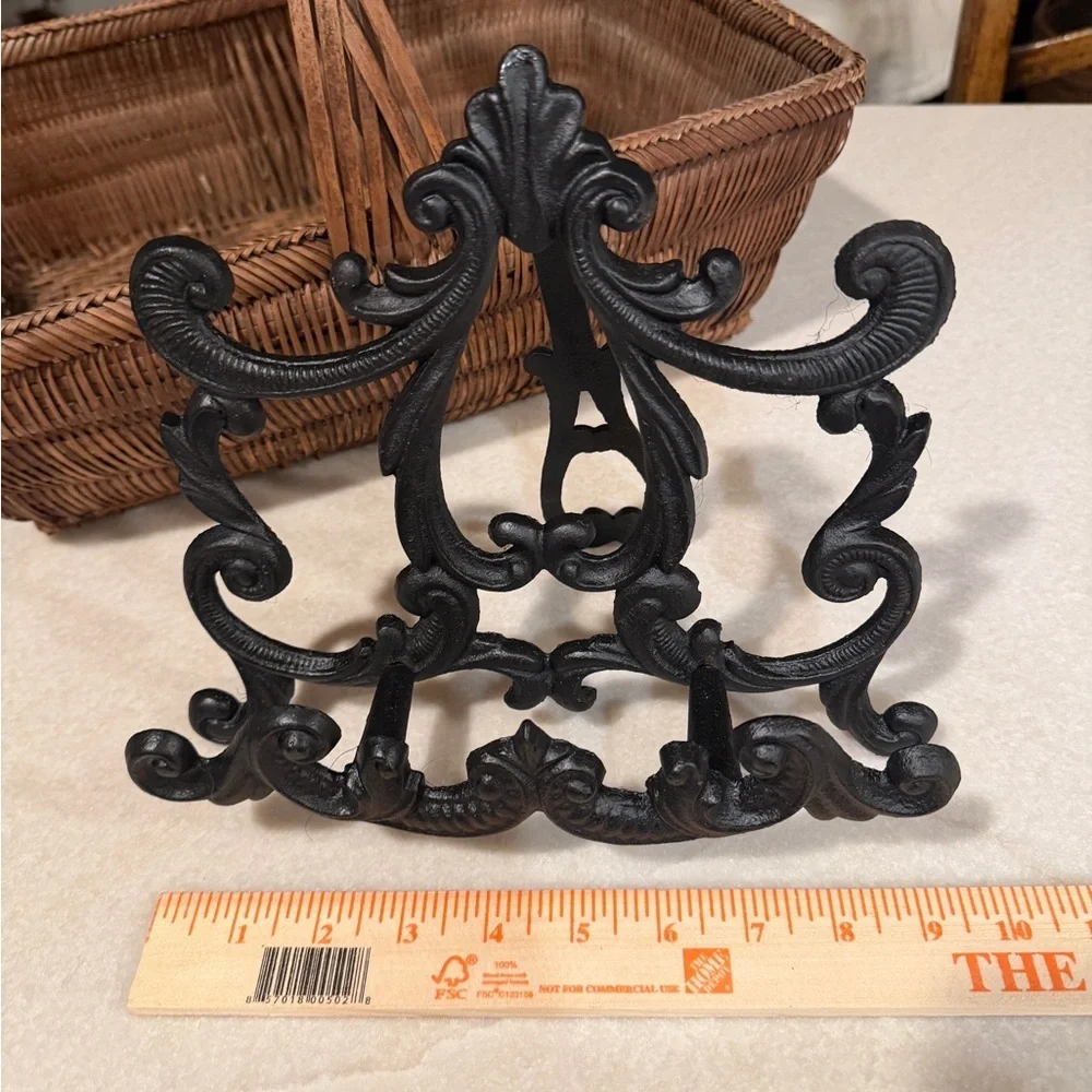 Elegant Heavy Black Iron Scroll Decorative stand for art